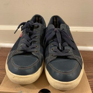 Levi Sneakers